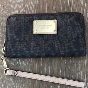 Authentic Michael kors wristlet wallet